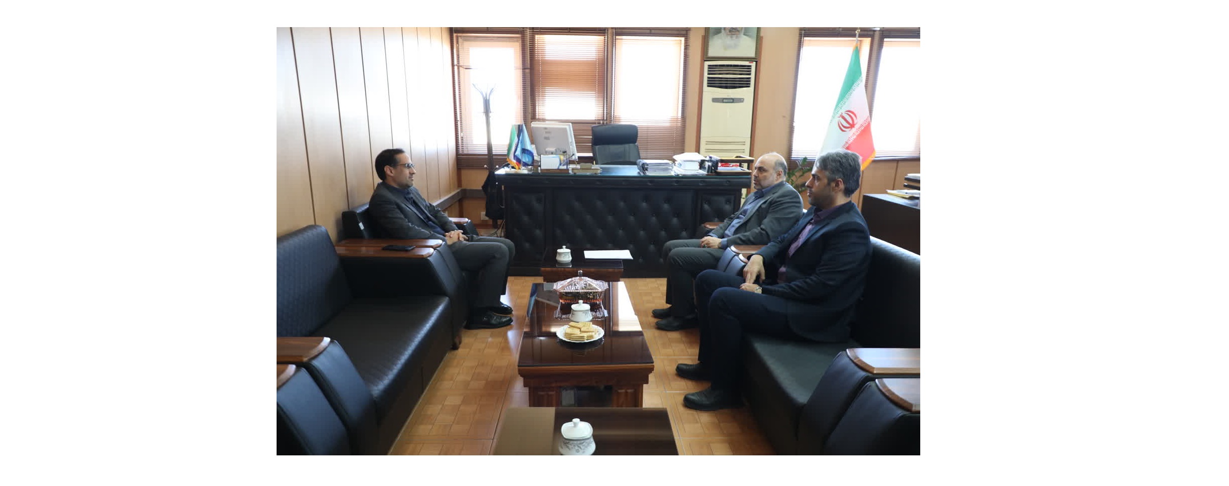 نشست مدیرعامل شرکت شهرک های صنعتی یزد با رئیس محاکم یزد برای پیگیری مسائل حقوقی شهرک ها